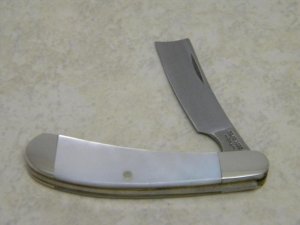 Bear MGC USA Genuine Mother of Pearl One Arm Razor Knife