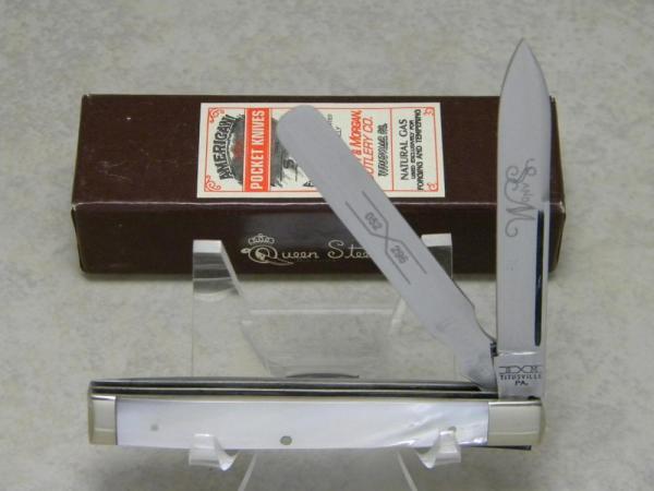 Schatt & Morgan Titusville PA Queen Steel USA 1995 Pearl 052296 Doctor's Knife in Box Schatt & Morgan Titusville PA Queen Steel USA 1995 Pearl 052296 Doctor's Knife in Box