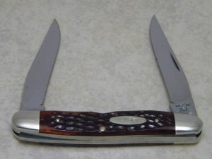 Case XX USA 5 Dot (1975) Red Bone Muskrat Knife