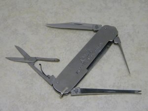 Case XX Stainless Transition USA to 10 Dot (1969-1970) Metal Fly Fishing Knife