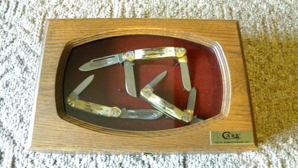 Case XX SS USA 10 Dot (1980) Stag 75th Anniversary Canoe Set in Wood Display - Engraved Bolsters