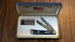 Case XX USA 7 Dot (1993) Blue Bone B6254 SS John Wayne Trapper Knife in Box