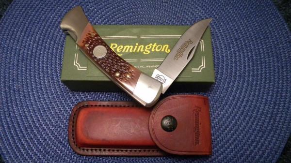 Remington USA Delrin R-9 Lockback Knife & Pouch in Box Remington USA Delrin R-9 Lockback Knife & Pouch in Box