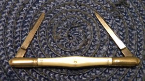 Union Knife Co. Naugatuck Pearl Tuxedo Knife c.1851-1885