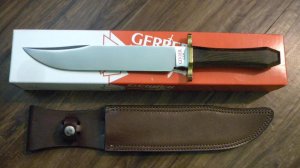 Gerber Portland, OR USA Cordia Wood Bowie Fixed Blade Sheath Knife in Box c.1991