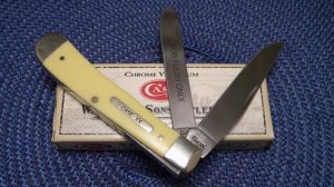 Case XX USA 2009 Yellow 3254 SS Trapper Knife in Box