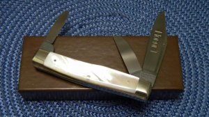 Simmons Hardware Co. Germany Hornet Pearl Stockman Knife in Box