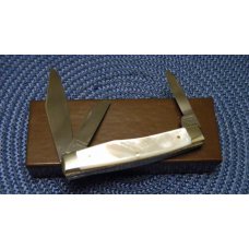 Simmons Hardware Co. Germany Hornet Pearl Stockman Knife in Box Simmons Hardware Co. Germany Hornet Pearl Stockman Knife in Box