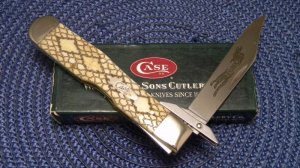 Case XX USA 2004 Rattlesnake Bone 6111 1/2 L SS Cheetah Knife in Box