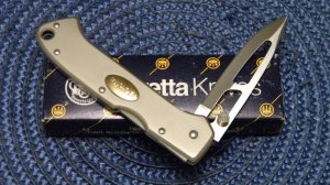 Beretta Japan Airlight Plain Edge Aluminum Lockback Knife in Box