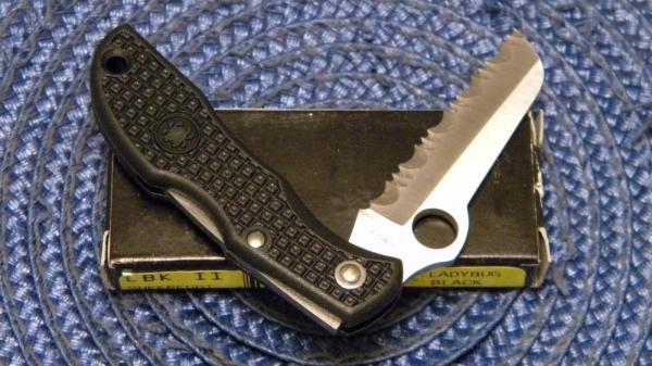 Spyderco Seki Japan LBK II Serrated Sheepfoot Ladybug Tactical Lockback Knife in Box Spyderco Seki Japan LBK II Serrated Sheepfoot Ladybug Tactical Lockback Knife in Box