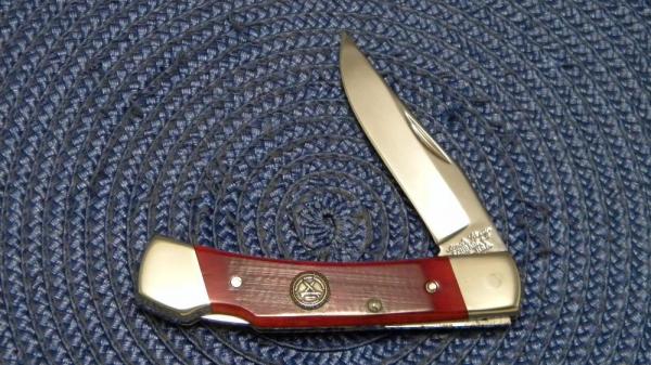Uncle Henry Schrade + LB5 USA Bone Lockback NKCA Club Knife Sample? Uncle Henry Schrade + LB5 USA Bone Lockback NKCA Club Knife Sample?