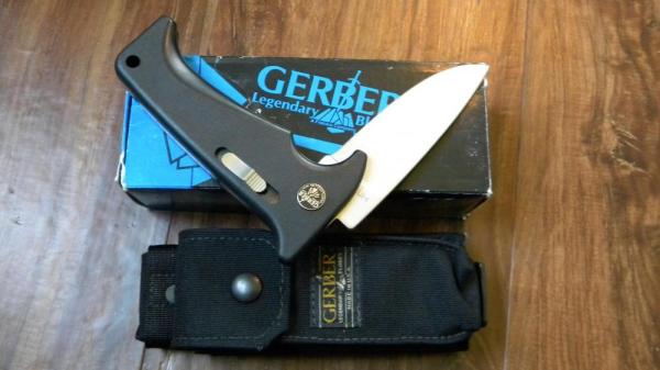 Gerber Portland OR USA Black Bolt Action Parabellum Knife & Pouch in Box Gerber Portland OR USA Black Bolt Action Parabellum Knife & Pouch in Box