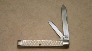 Queen Cut Co Titusville, PA USA #96 Carved Pearl Doctor's Knife