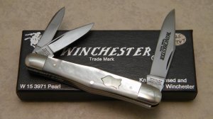 Winchester Trademark USA 1992 Pearl 3971 Whittler Knife in Box