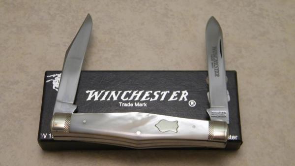 Winchester Trademark USA 1992 Pearl 2967 Moose Knife in Box Winchester Trademark USA 1992 Pearl 2967 Moose Knife in Box
