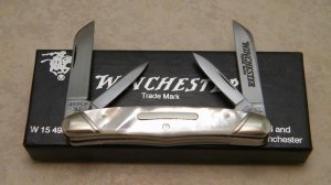 Winchester Trademark USA 1992 Pearl 4935 4 Blade Congress Knife in Box