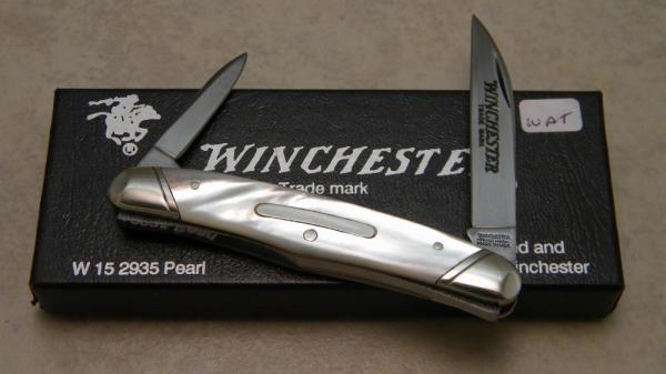 Winchester Trademark USA 1991 Pearl 2935 Wharncliffe Half Whittler Knife in Box Winchester Trademark USA 1991 Pearl 2935 Wharncliffe Half Whittler Knife in Box