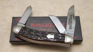 Winchester Trademark USA 1989 Bone 3949 Sowbelly Knife in Box