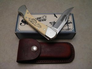 Schrade + USA SC705 Bear Scrimshaw Lockback Knife & Pouch in Box c.1979