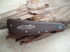 CIVIL WAR ERA UNUSUAL HORSE BLEEDER WITH SURGICAL BLADE