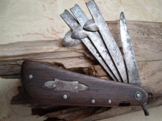 CIVIL WAR ERA UNUSUAL HORSE BLEEDER WITH SURGICAL BLADE