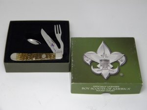 Case XX USA 2005 Olive Green Bone 6354HB SS Boy Scouts of America Hobo Trapper Knife in Box