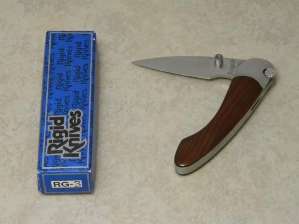 Rigid RG-3 Surgical Steel Japan Plain Edge Wood & Metal Locking Blade Thumb Stud Knife in Box Rigid RG-3 Surgical Steel Japan Plain Edge Wood & Metal Locking Blade Thumb Stud Knife in Box