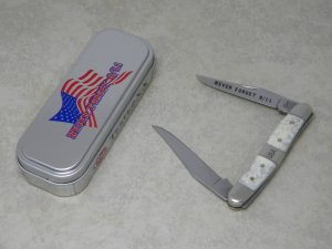 Case XX USA 2011 Natural Bone 9/11 Never Forget Muskrat Knife in Tin Box