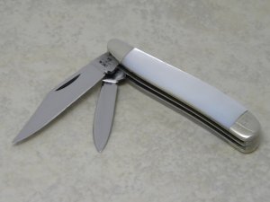 Case XX SS USA 8 Dot (1982) Genuine Mother of Pearl 8220 Peanut Knife