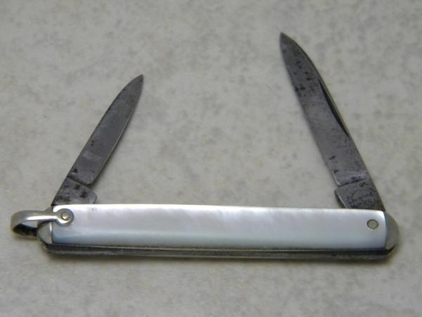 Remington UMC Made in USA Genuine Mother of Pearl R6904 Pen Knife c.1930's Remington UMC Made in USA Genuine Mother of Pearl R6904 Pen Knife c.1930's