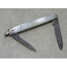 Remington UMC Made in USA Genuine Mother of Pearl R6904 Pen Knife c.1930's Remington UMC Made in USA Genuine Mother of Pearl R6904 Pen Knife c.1930's