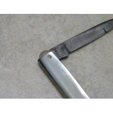 Remington UMC Made in USA Genuine Mother of Pearl R6904 Pen Knife c.1930's Remington UMC Made in USA Genuine Mother of Pearl R6904 Pen Knife c.1930's