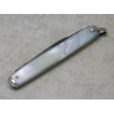 Remington UMC Made in USA Genuine Mother of Pearl R6904 Pen Knife c.1930's Remington UMC Made in USA Genuine Mother of Pearl R6904 Pen Knife c.1930's
