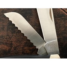 BUCK USA 301V with factory serrated blade. (made in 1989) Hard to find!!! BUCK USA 301V with factory serrated blade. (made in 1989) Hard to find!!!