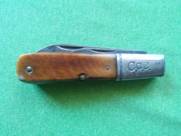 Cattaraugus Barlow 2139 with saw cut bone handles Cattaraugus Barlow 2139 with saw cut bone handles