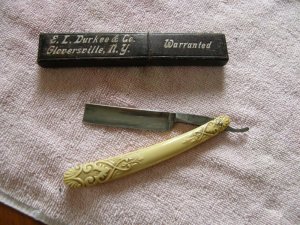   E. L. Durkee & Co Gloversville, NY Straight Razor with Original Box