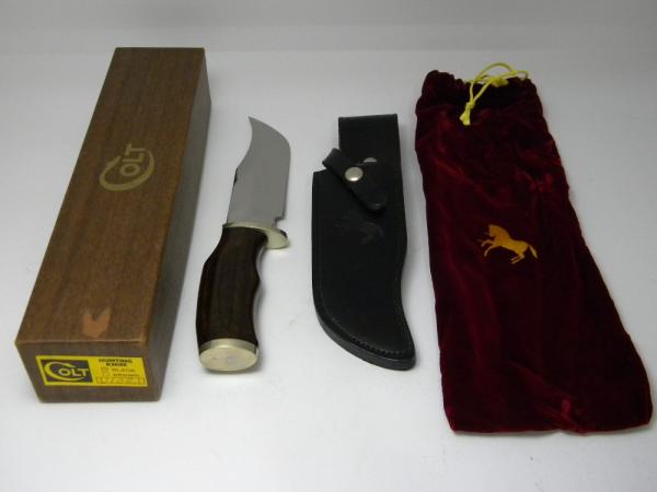 Colt Sheffield England Wood Model U1021 Fixed Blade Hunting Sheath Knife in Box c.1970's