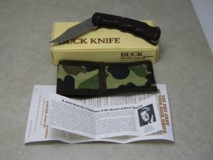 Buck 422 USA Maroon Bucklite Lockback Knife & Camo Pouch in Box c. Pre-1986