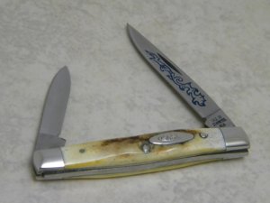 Case XX Stainless USA 3 Dot (1977) Stag 5233 SSP Blue Scroll Pen Knife