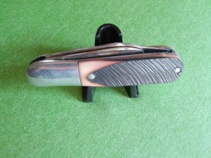 Queen Barlow #22  2blades Aluminum frame Saw cut Delrin handles    