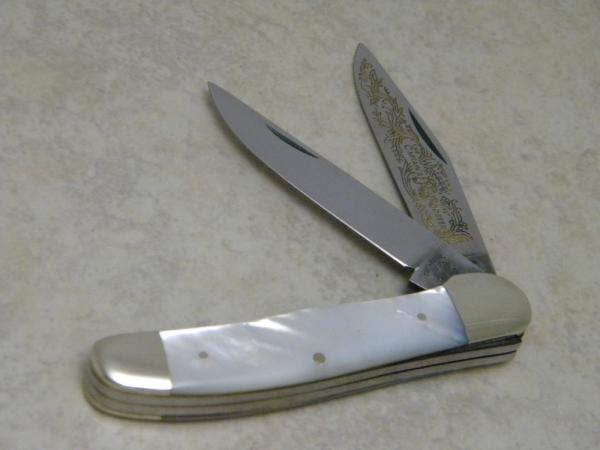 Fight'n Rooster Frank Buster Celebrated Cutlery Germany Pearl The Captains Rooster Copperhead Knife Fight'n Rooster Frank Buster Celebrated Cutlery Germany Pearl The Captains Rooster Copperhead Knife