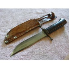 Old Western Fixed Blade Knife has a sheath