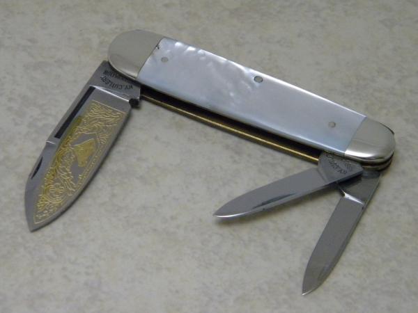 Kentucky Cutlery Association Germany (Fight'n Rooster) Pearl Large Sleeveboard Whittler Knife Kentucky Cutlery Association Germany (Fight'n Rooster) Pearl Large Sleeveboard Whittler Knife
