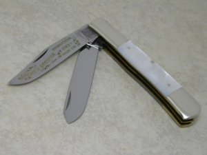 Fight'n Rooster Frank Buster Celebrated Germany Pearl 1982 International Cutlery Club Trapper Knife