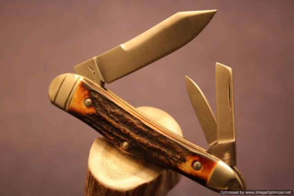 Tuna Valley Cutlery Genuine India Burnt Stag Humpback Whittler. 1 of 50. #594 Tuna Valley Cutlery Genuine India Burnt Stag Humpback Whittler. 1 of 50. #594