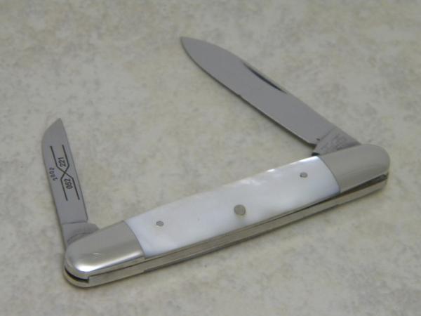 Schatt & Morgan Titusville PA by Queen Cutlery USA Pearl 052221 Pen Knife c.2002 Schatt & Morgan Titusville PA by Queen Cutlery USA Pearl 052221 Pen Knife c.2002