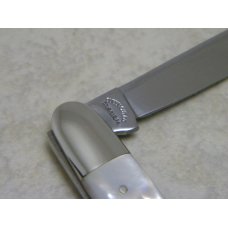 Schatt & Morgan Titusville PA by Queen Cutlery USA Pearl 052221 Pen Knife c.2002 Schatt & Morgan Titusville PA by Queen Cutlery USA Pearl 052221 Pen Knife c.2002