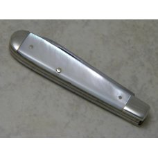 W.R. Case & Sons Bradford PA 8206 Genuine Mother of Pearl Tiny Swell End Jack Knife c.1905-1914 W.R. Case & Sons Bradford PA 8206 Genuine Mother of Pearl Tiny Swell End Jack Knife c.1905-1914