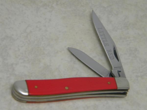 Queen Cutlery Co. Made in USA Smooth Red #17 "Little Red" Peanut Knife c.1970's Queen Cutlery Co. Made in USA Smooth Red #17 "Little Red" Peanut Knife c.1970's